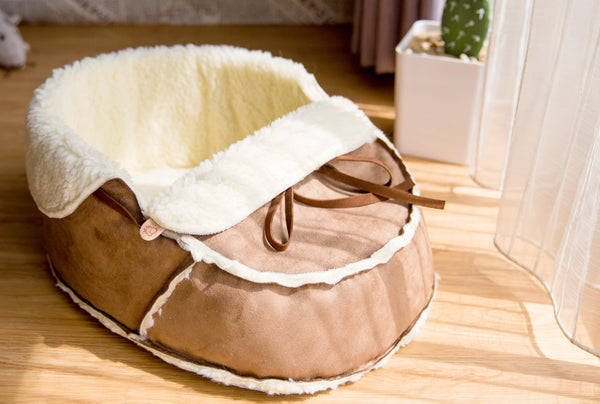 moccasin bed close-up