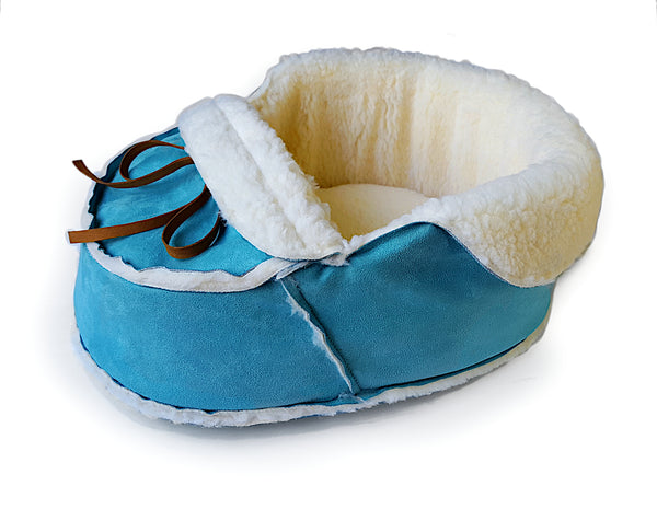 blue moccasin bed iso view