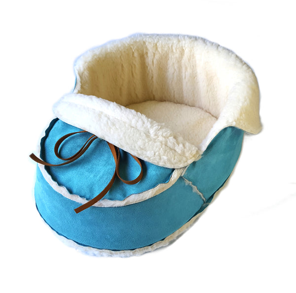 sherpa moccasin shoe pet bed in blue