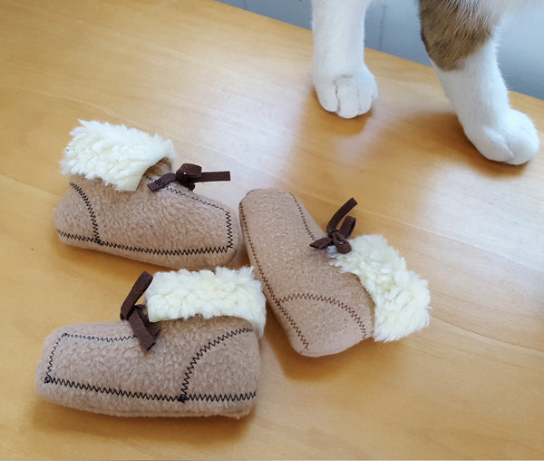 Cat playing Moccasin shoe Cat Toys
